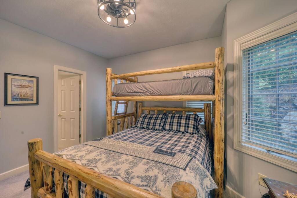 Bucket List Views Sugar Mountain Private Condo - 2Bed, 2Bath, Sleeps 6, Panoramic Views Of Mountains From Large Deck, Short Drive To Shopping, Restaurants, Cafes & Banner Elk Town المظهر الخارجي الصورة